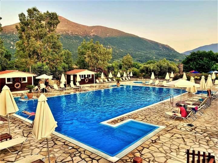 Camping Karavomilos Sami  Buitenkant foto